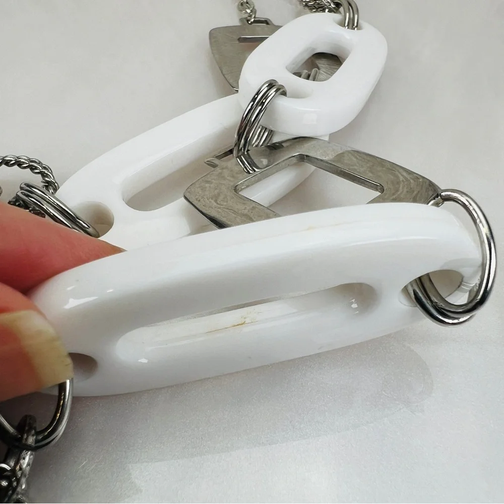 Vintage Silvertone and white chunky chain long necklace